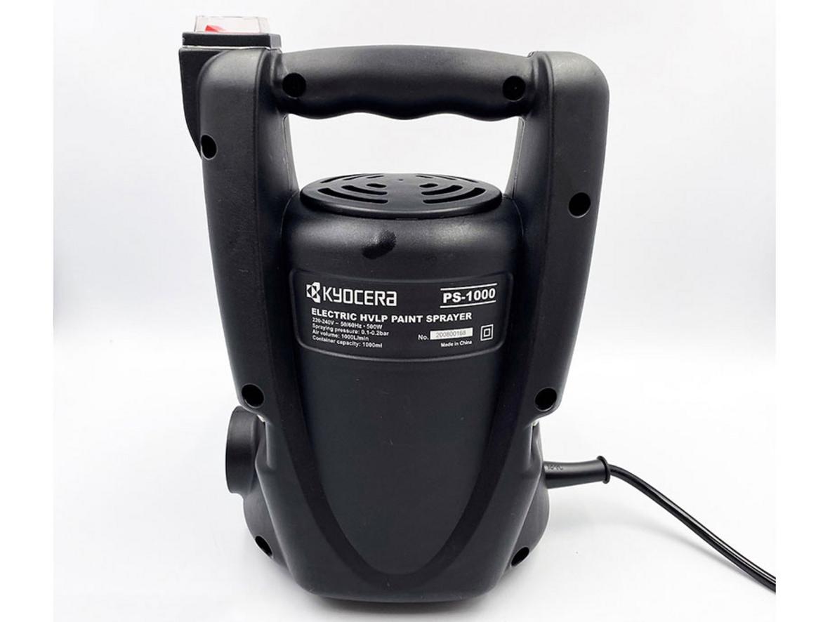 Đầu phun 1.0mm giúp kiểm soát tia sơn và độ phủ ổn định.
