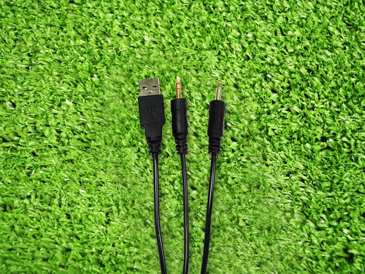 Đệm chụp tai lớn giúp SoundMax AH330 đeo lâu thoải mái hơn.