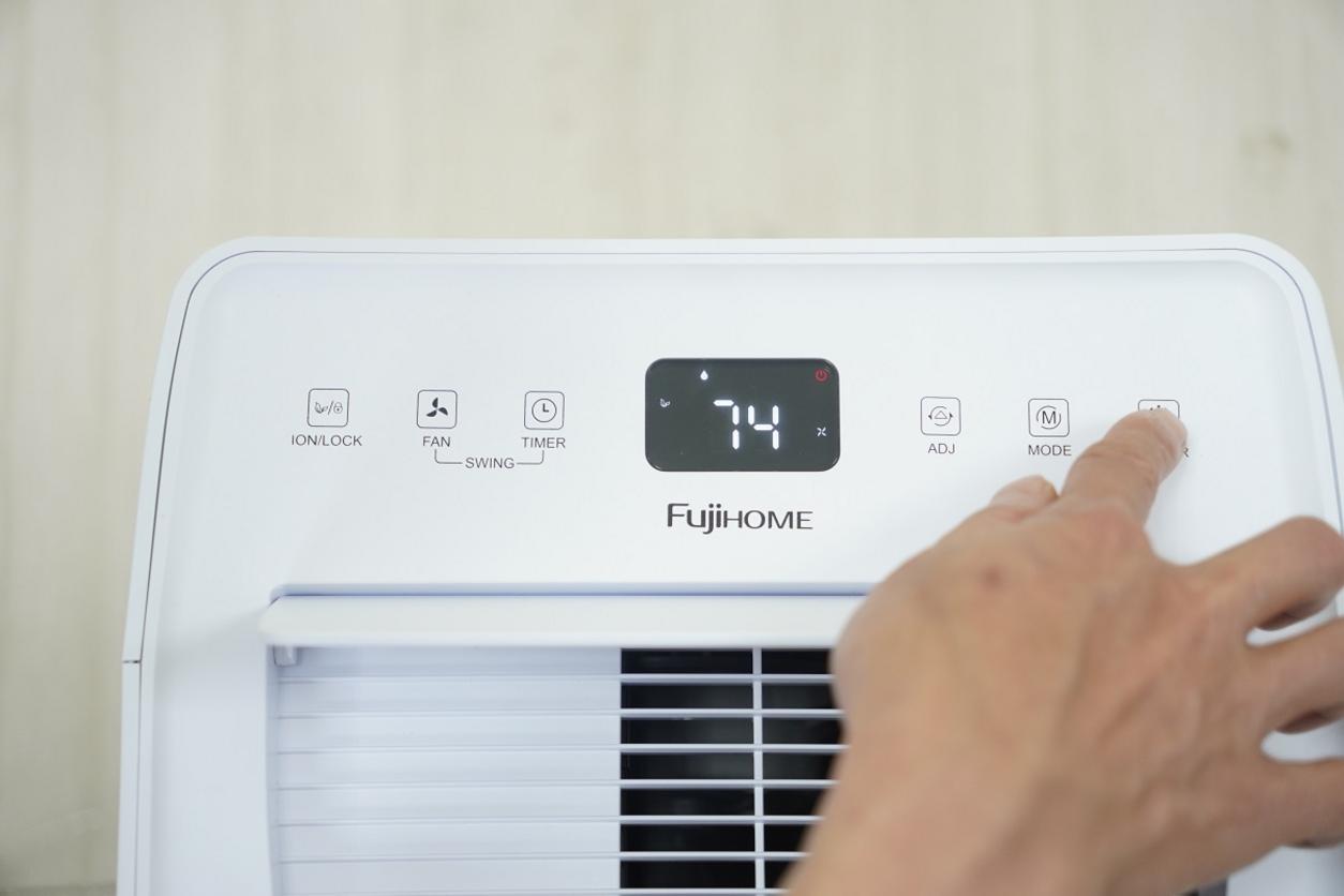Công suất hút ẩm 18 lít/ngày giúp DH18W phù hợp phòng 20–30m² và giảm mốc hiệu quả.