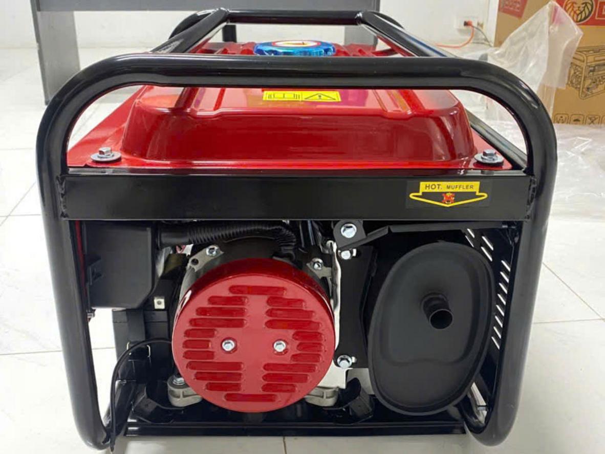 Động cơ xăng 4 thì giúp máy phát điện Bgas BGA4500E vận hành ổn định.