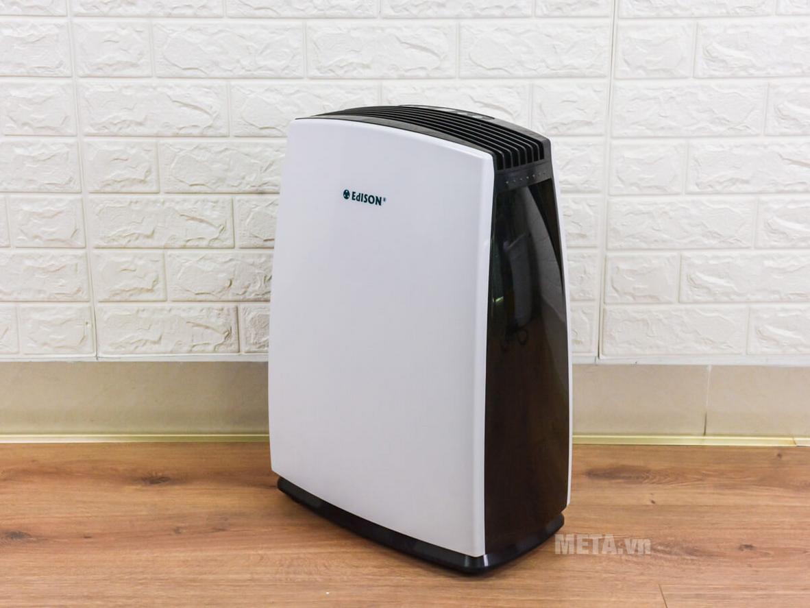 Bình chứa nước 2,3–2,5 lít hỗ trợ dùng tiện hơn trong sinh hoạt hằng ngày.