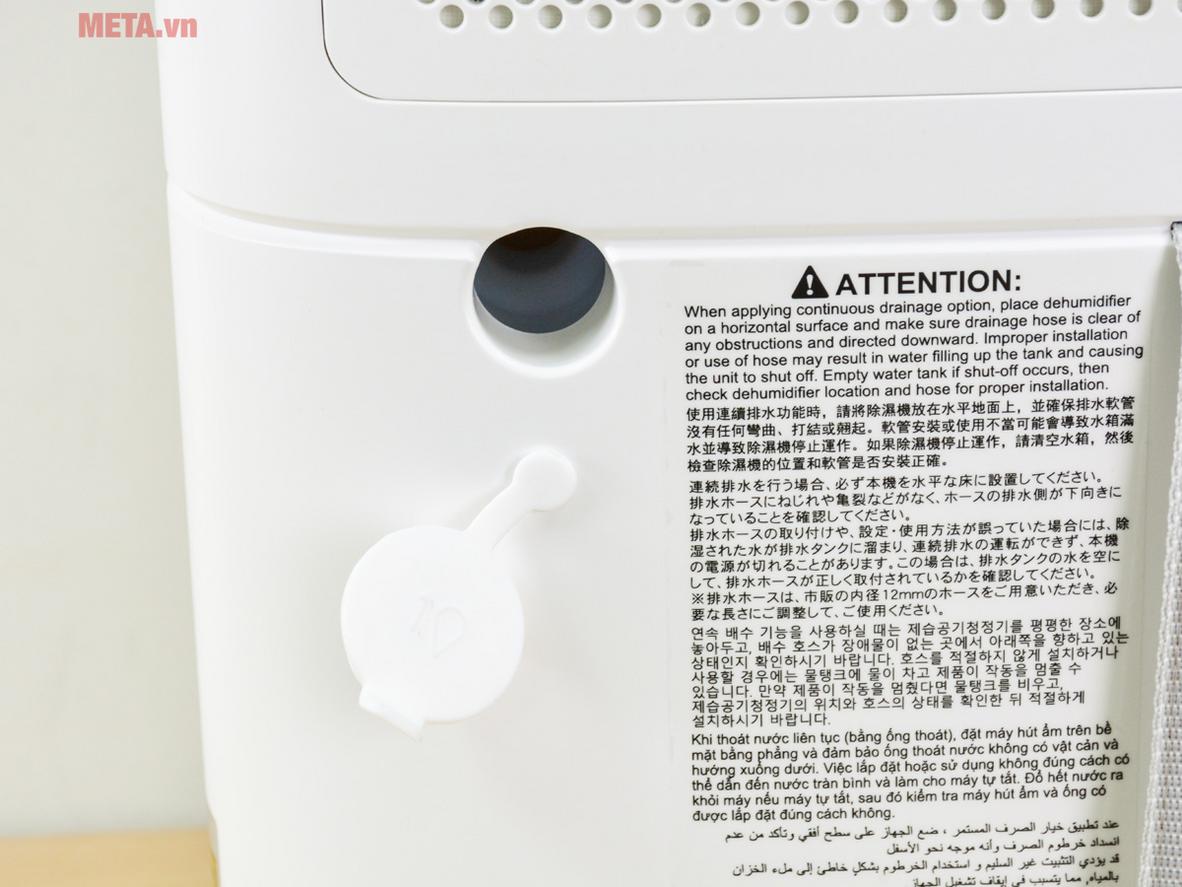 Bình chứa nước 4.8 lít giúp giảm số lần đổ nước khi sử dụng Electrolux EDH10TRBW1.