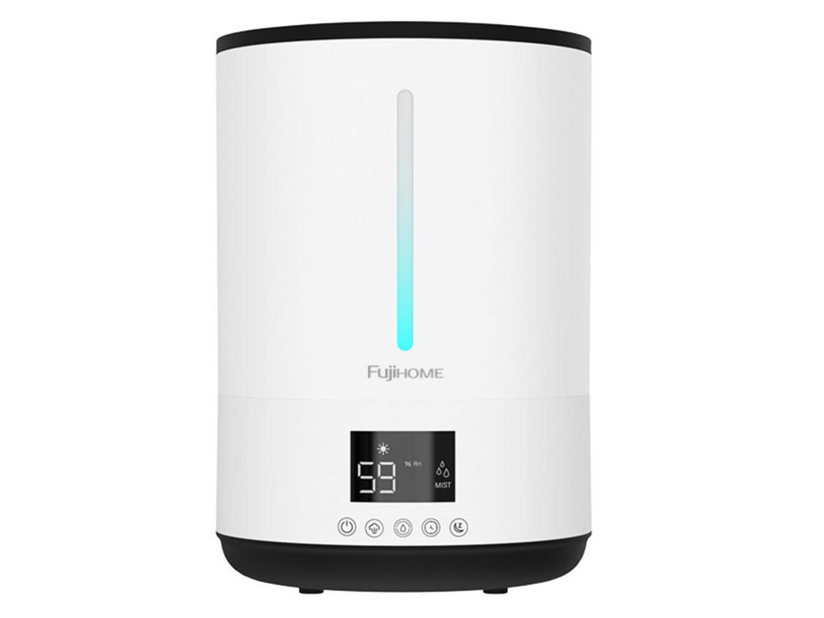 Fujihome HM06E nổi bật với bình 6L, phun sương mịn và xông tinh dầu tiện lợi cho gia đình.