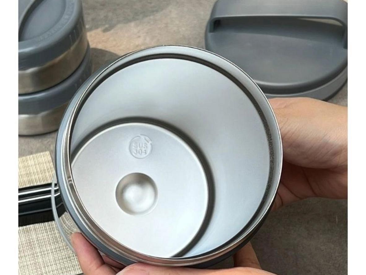 Công nghệ cách nhiệt chân không giúp hộp cơm giữ nhiệt Kaiyo duy trì độ nóng lâu hơn.