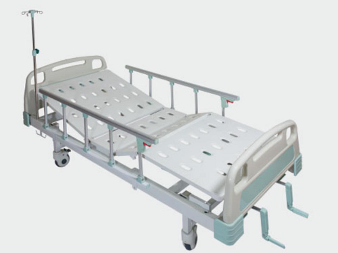 Giường bệnh nhân Xuân Hòa GBV-05-01-A với khung sắt sơn tĩnh điện, 2 tay quay và bánh xe 125mm.