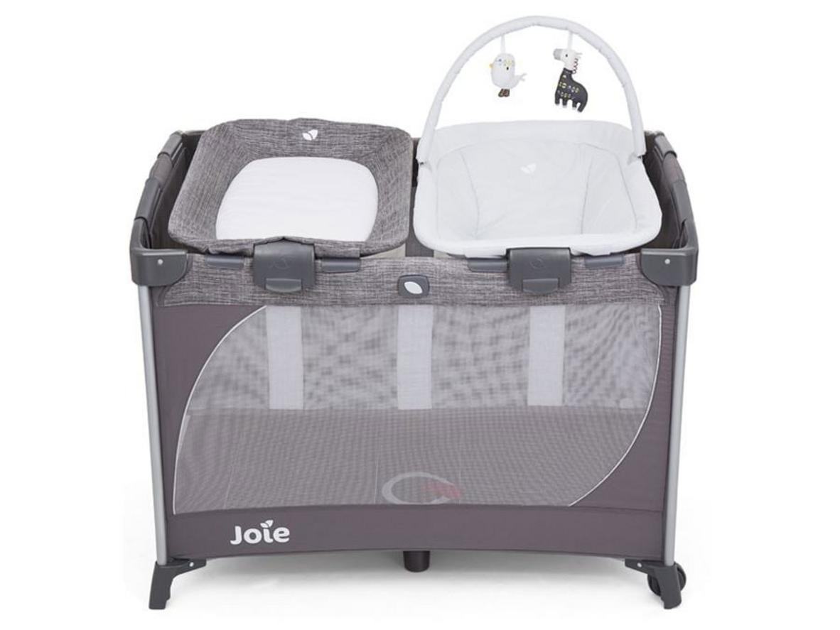 Giường cũi trẻ em Joie Commuter Change Snooze Linen grey gọn gàng, đa năng cho nhà có bé sơ sinh.