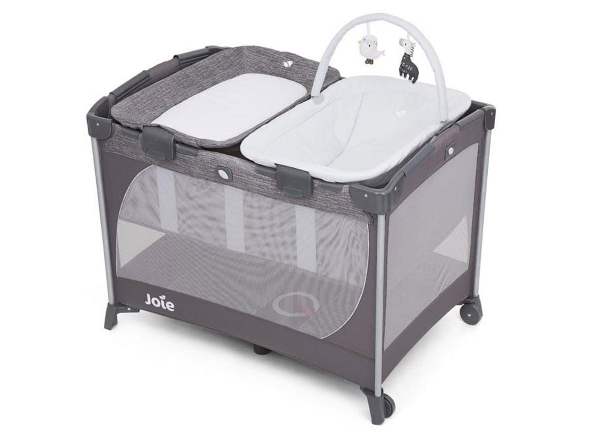 Joie Commuter Change Snooze Linen Gray là giải pháp 4 trong 1 gọn gàng cho gia đình có bé sơ sinh.