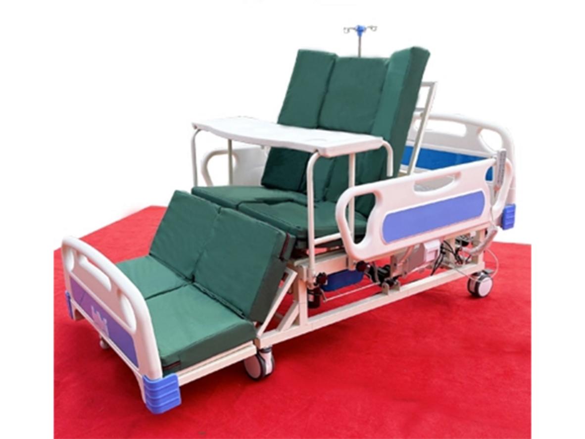 Giường điện đa chức năng Lucass GB-104 hỗ trợ chăm sóc tại nhà tiện lợi.