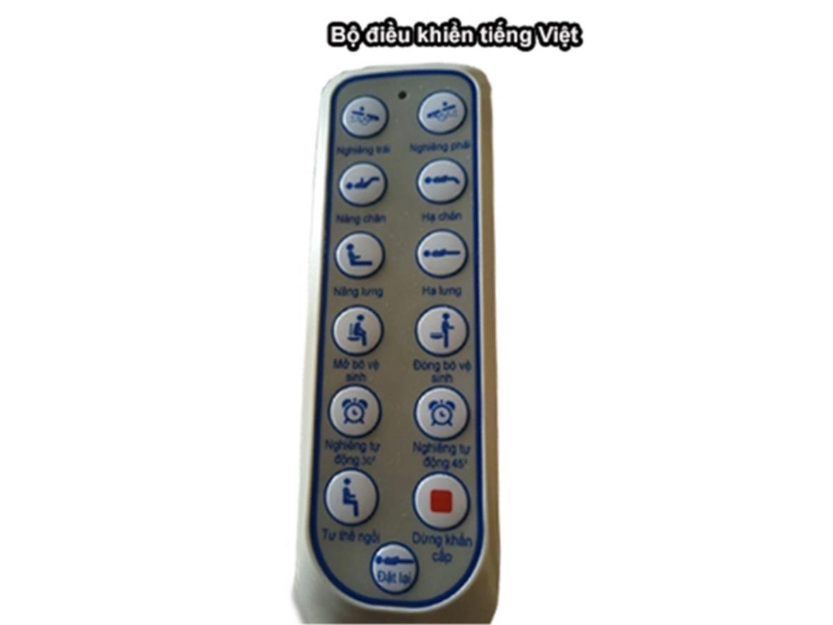 Lucass GB-104 đi kèm bàn ăn, bô vệ sinh, chậu gội đầu và cọc truyền.