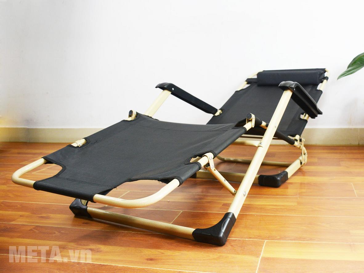 Vải bạt chống nước giúp giường xếp Nikita dễ vệ sinh và bền hơn.