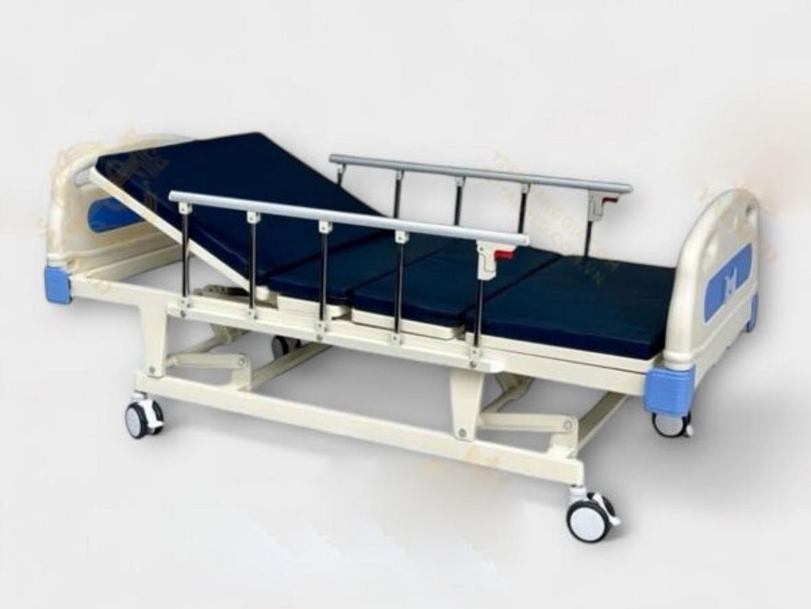 Cơ cấu 3 tay quay của giường Royalmed GHG-3 hỗ trợ nâng lưng, nâng chân và nâng cao giường.