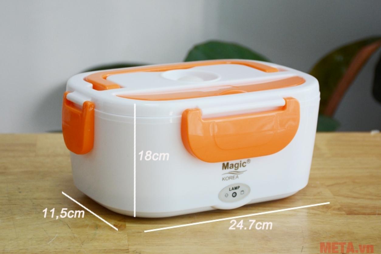 Cận cảnh 3 ngăn chứa của hộp cơm hâm nóng Magic A03 giúp phân chia cơm và món ăn gọn gàng.