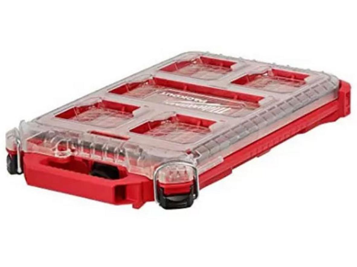 Milwaukee 8436 nổi bật với thiết kế low-profile gọn mỏng và nắp trong suốt.