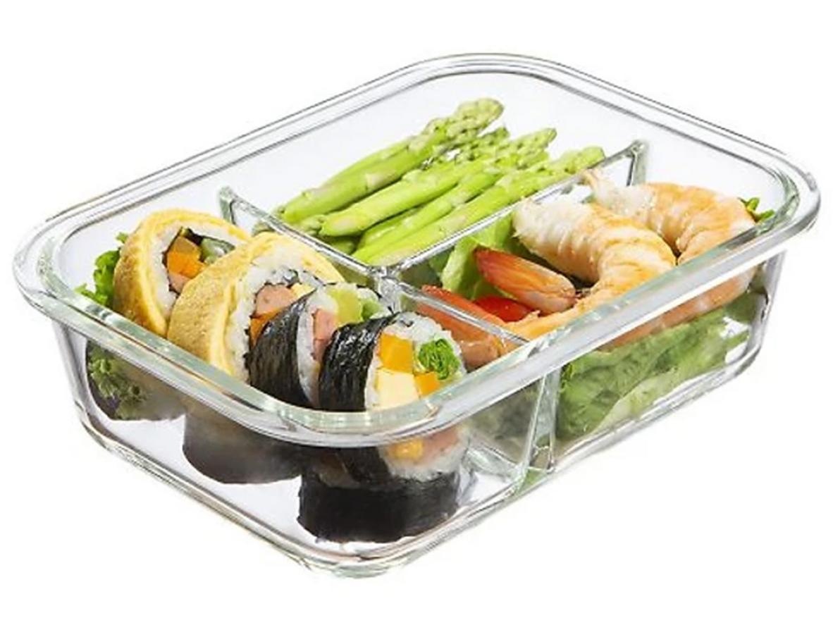 Hộp Nikko 1.040ml dùng được trong lò vi sóng, tiện hâm nóng bữa ăn.