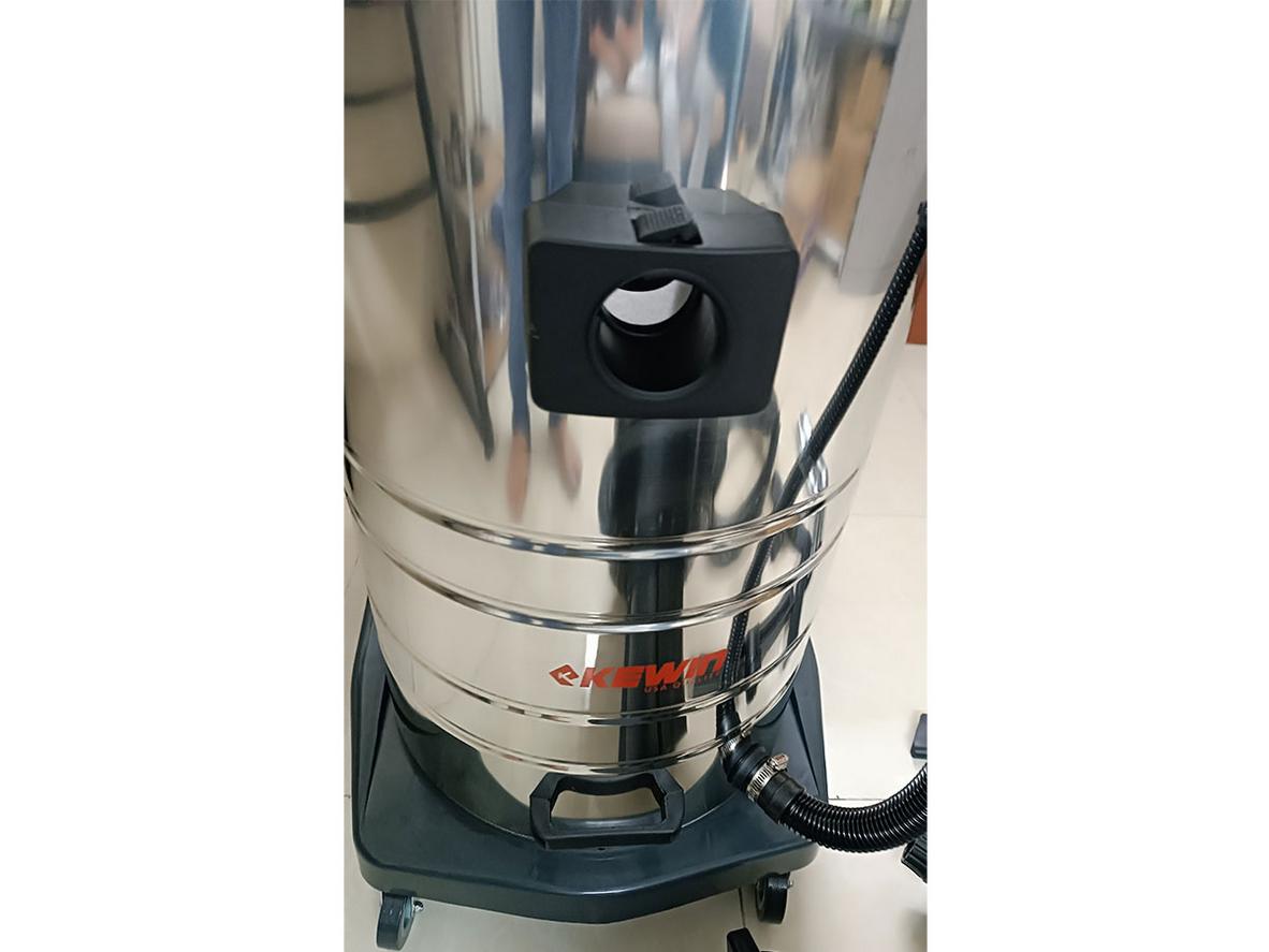 Kewin KN803MX xử lý được bụi khô, bụi ướt và nước đọng trong cùng một máy.