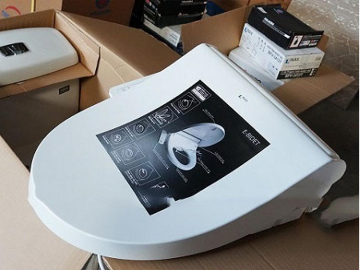 Các tính năng chính của Bồn cầu nắp rửa điện tử Inax AC-900R+CW-H18VN tập trung vào sạch sâu, tiết kiệm và tiện nghi.