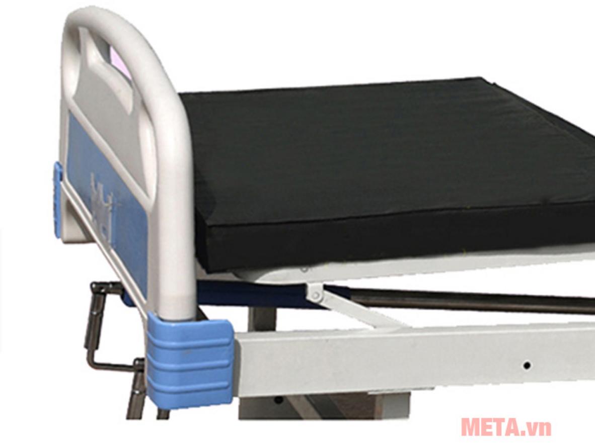 Kích thước 2m x 0,9m x 0,47m phù hợp nhiều không gian chăm sóc.