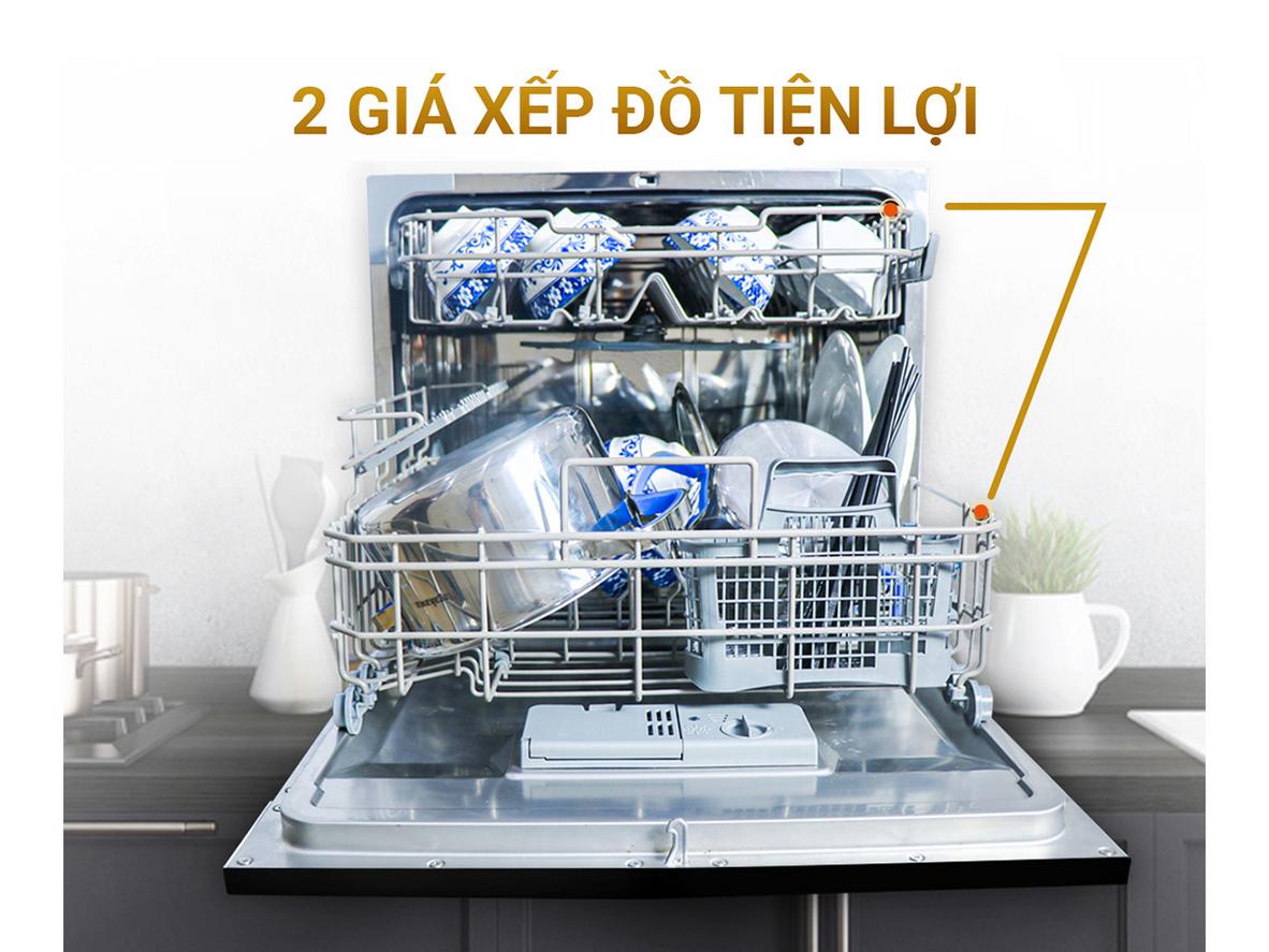 Kích thước gọn 550 x 500 x 595 mm phù hợp bếp nhỏ.