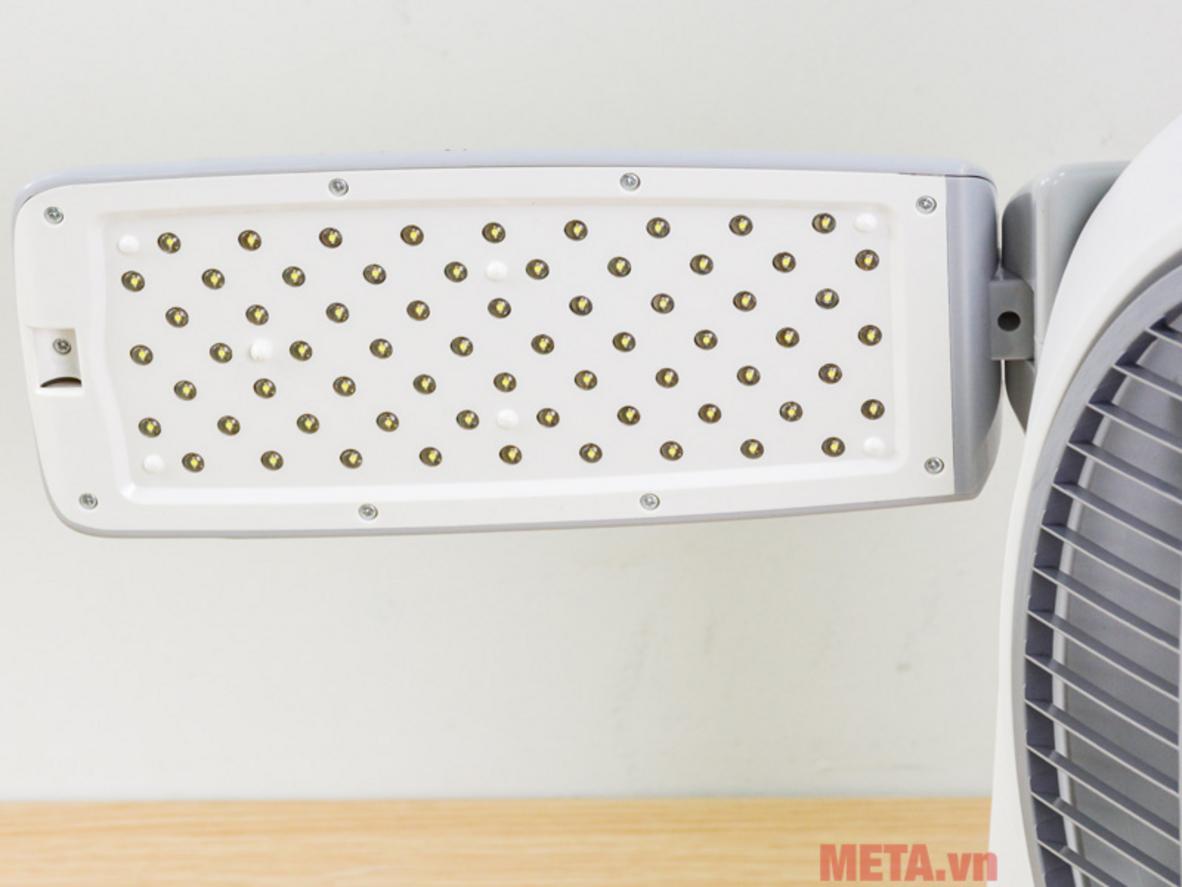 Lồng 30cm, 3 cánh tạo luồng gió gọn cho không gian nhỏ.