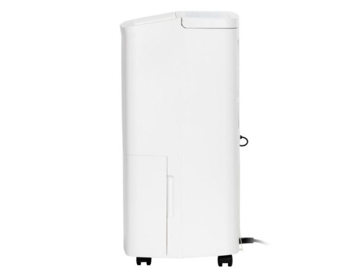 Bình chứa 4.9 lít giúp máy chạy lâu hơn, ít phải đổ nước.