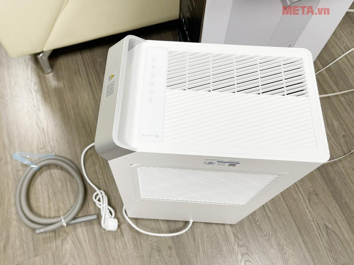 3 tốc độ quạt và dải cài đặt 40%–80%RH giúp máy vận hành linh hoạt.