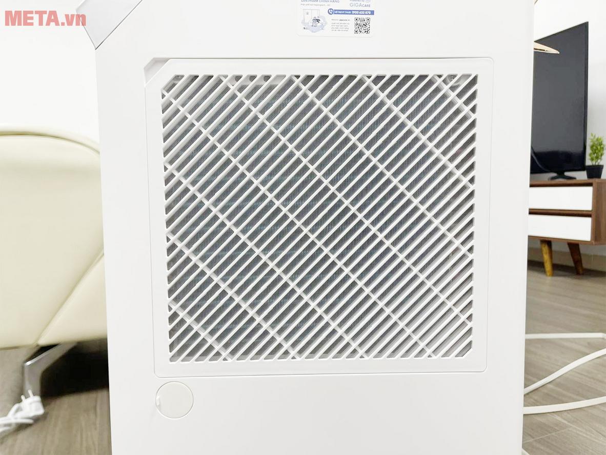 Màn hình cảm ứng LED kết hợp SmartLife/Tuya giúp máy dễ thao tác và điều khiển từ xa.
