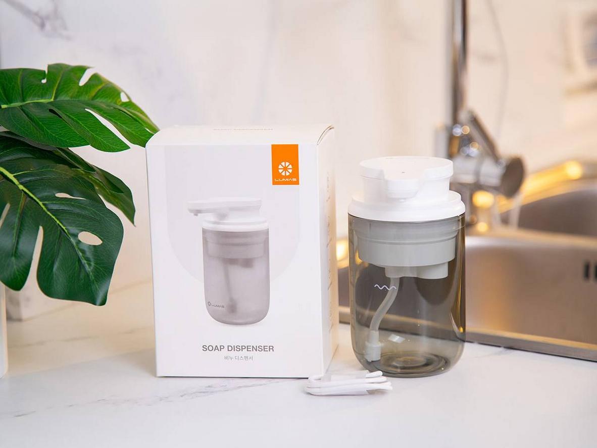 Chuẩn IPX5 và vỏ ABS giúp Lumias LSD-300G phù hợp khu vực ẩm như phòng tắm và lavabo.