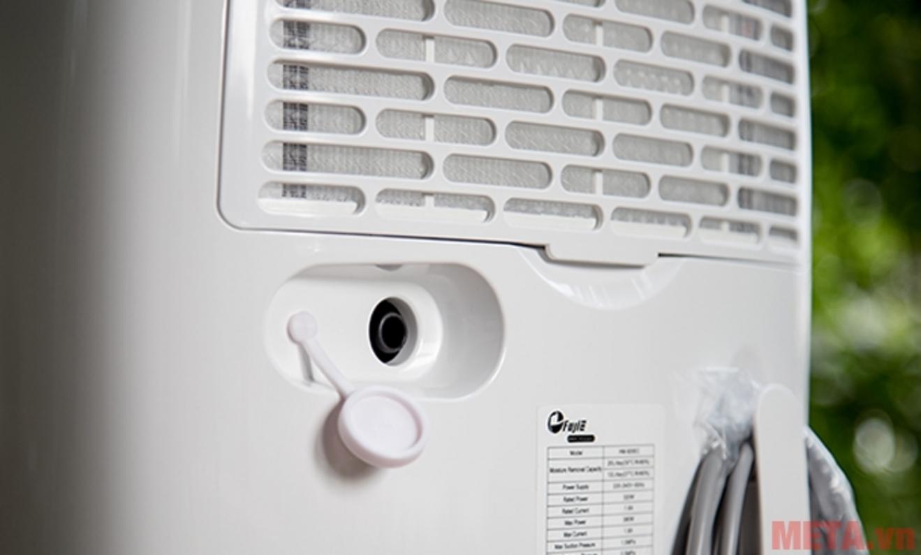 Lưu lượng gió 160 m3/h và dải nhiệt 5°C - 35°C giúp máy vận hành ổn định.