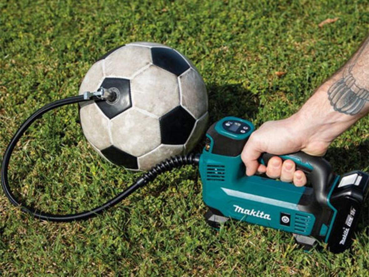 BL1850B và DC18RC giúp bộ Makita 18V vận hành liền mạch.