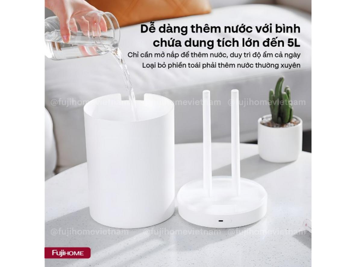 Màn hình LED và đèn ngủ giúp HM05B thân thiện với phòng ngủ.