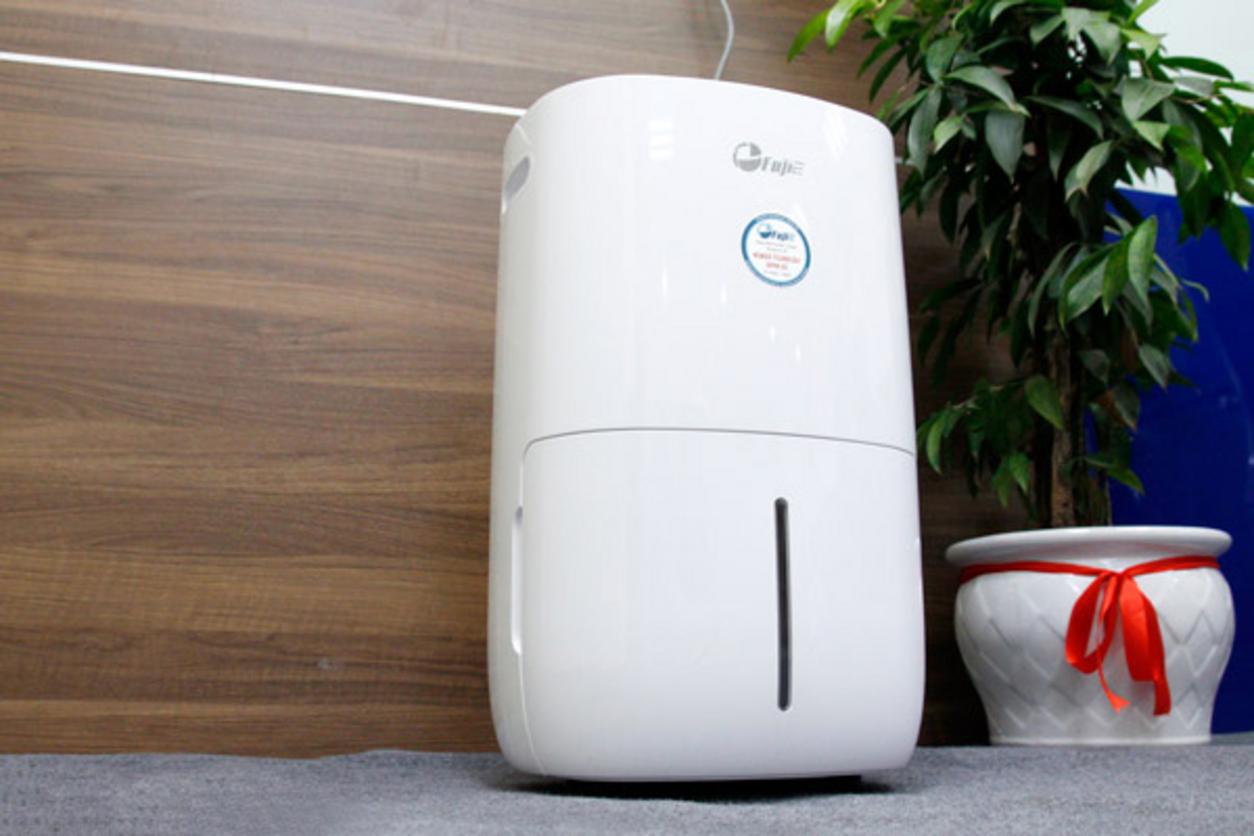 FujiE HM-920EN hút ẩm 20 lít/ngày, lọc HEPA, phù hợp phòng 25–49 m².