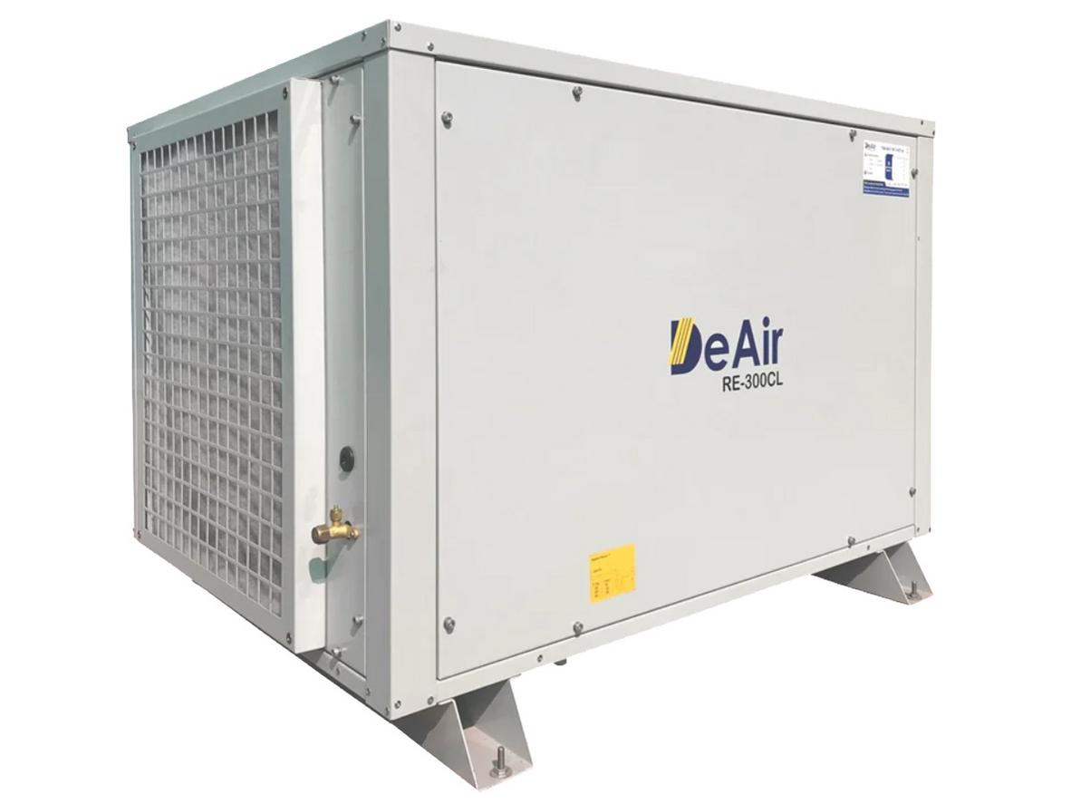 Cận cảnh DeAir.RE-300CL với công nghệ Heat-Pump, màn hình cảm ứng LCD và thiết kế treo trần gọn gàng.