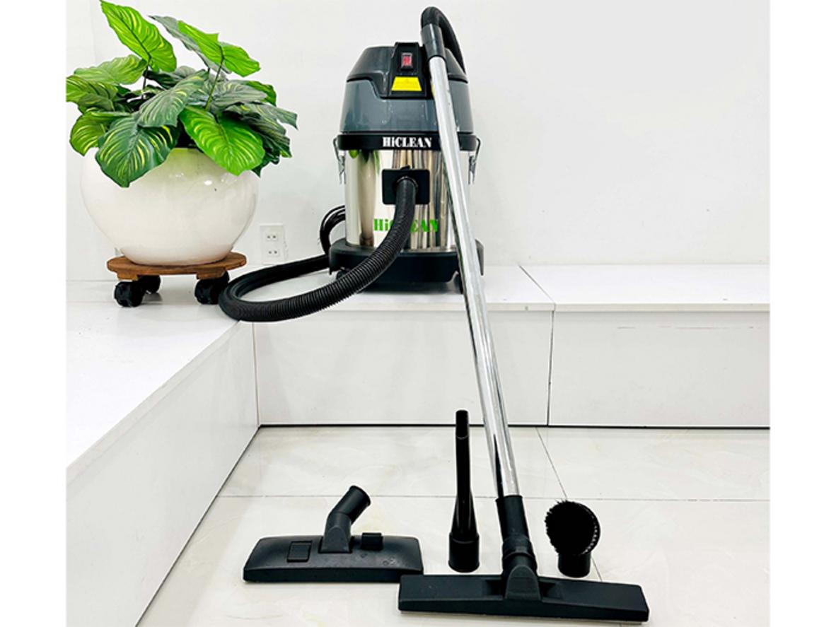 Máy hút bụi công nghiệp HiClean HC15 New 15L gọn nhẹ, phù hợp không gian vừa và nhỏ.