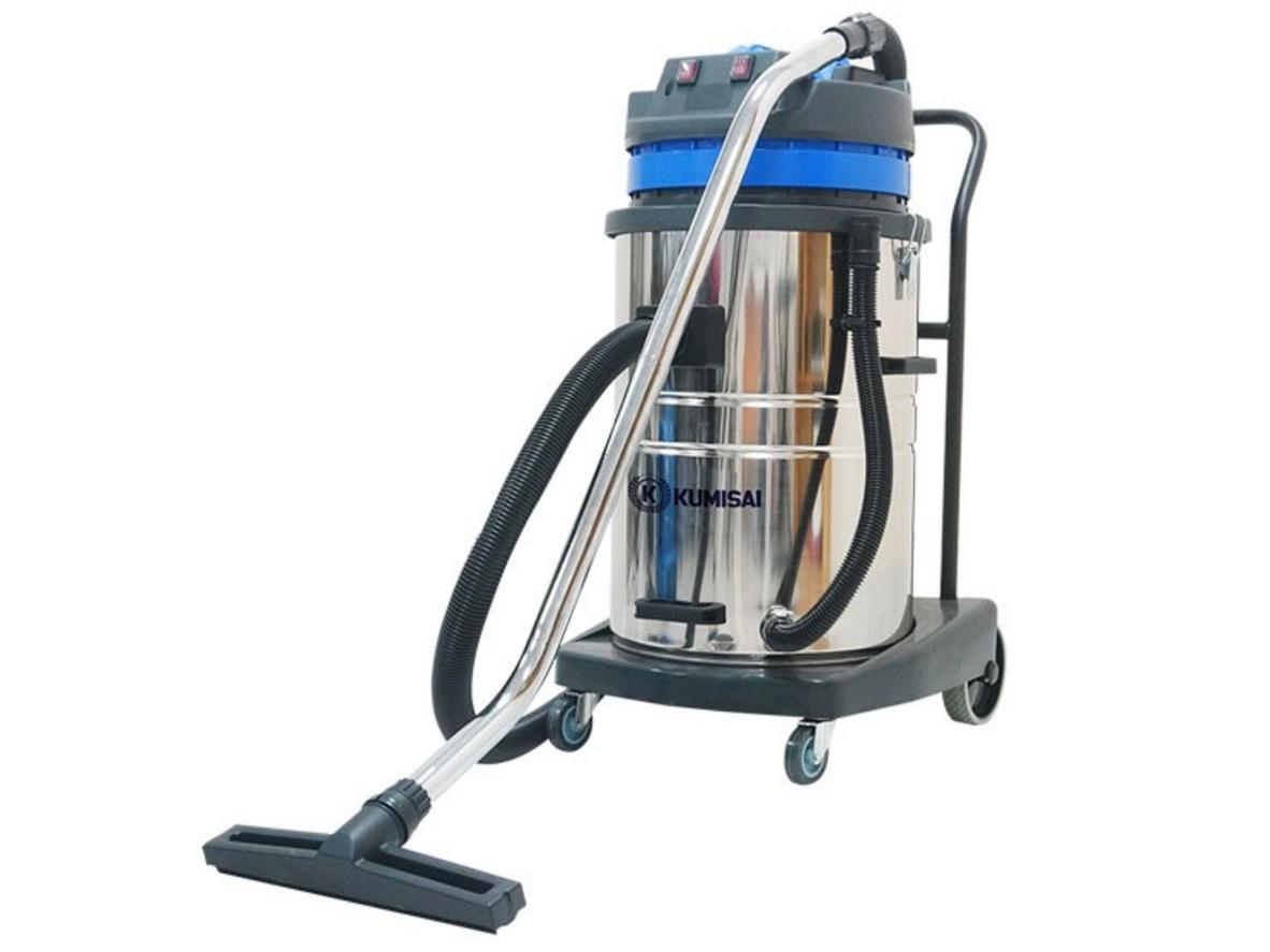 Máy hút bụi công nghiệp Kumisai KMS 70A với 2 mô tơ, thùng chứa 70 lít và khả năng hút khô/ướt linh hoạt.