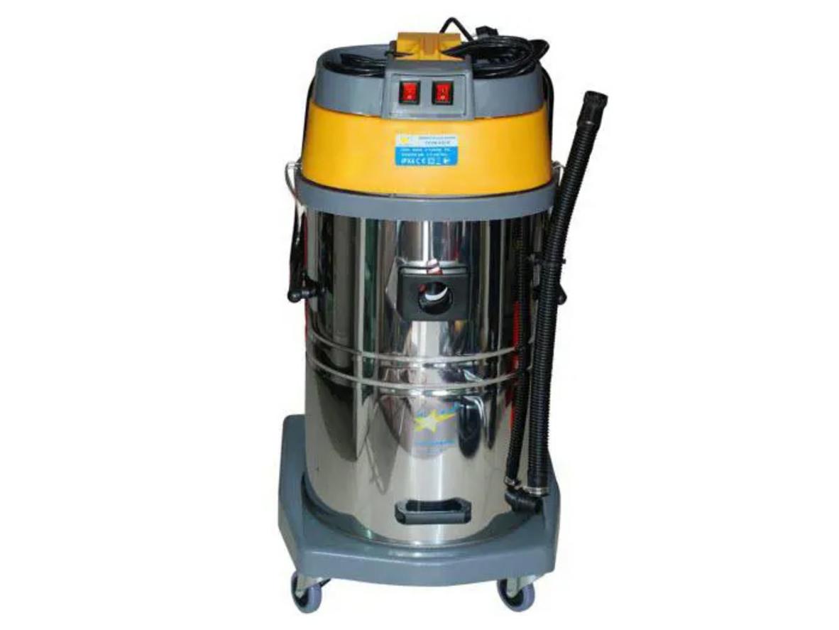 Máy hút bụi công nghiệp TCVN-VC80 với thùng inox 80 lít và 3 motor 3600W.