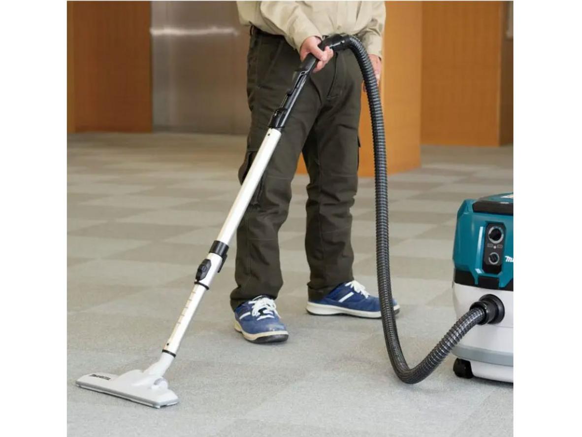 Makita VC003GLZ nổi bật ở lực hút 23.000 Pa và khả năng hút khô/ướt cho môi trường chuyên nghiệp.