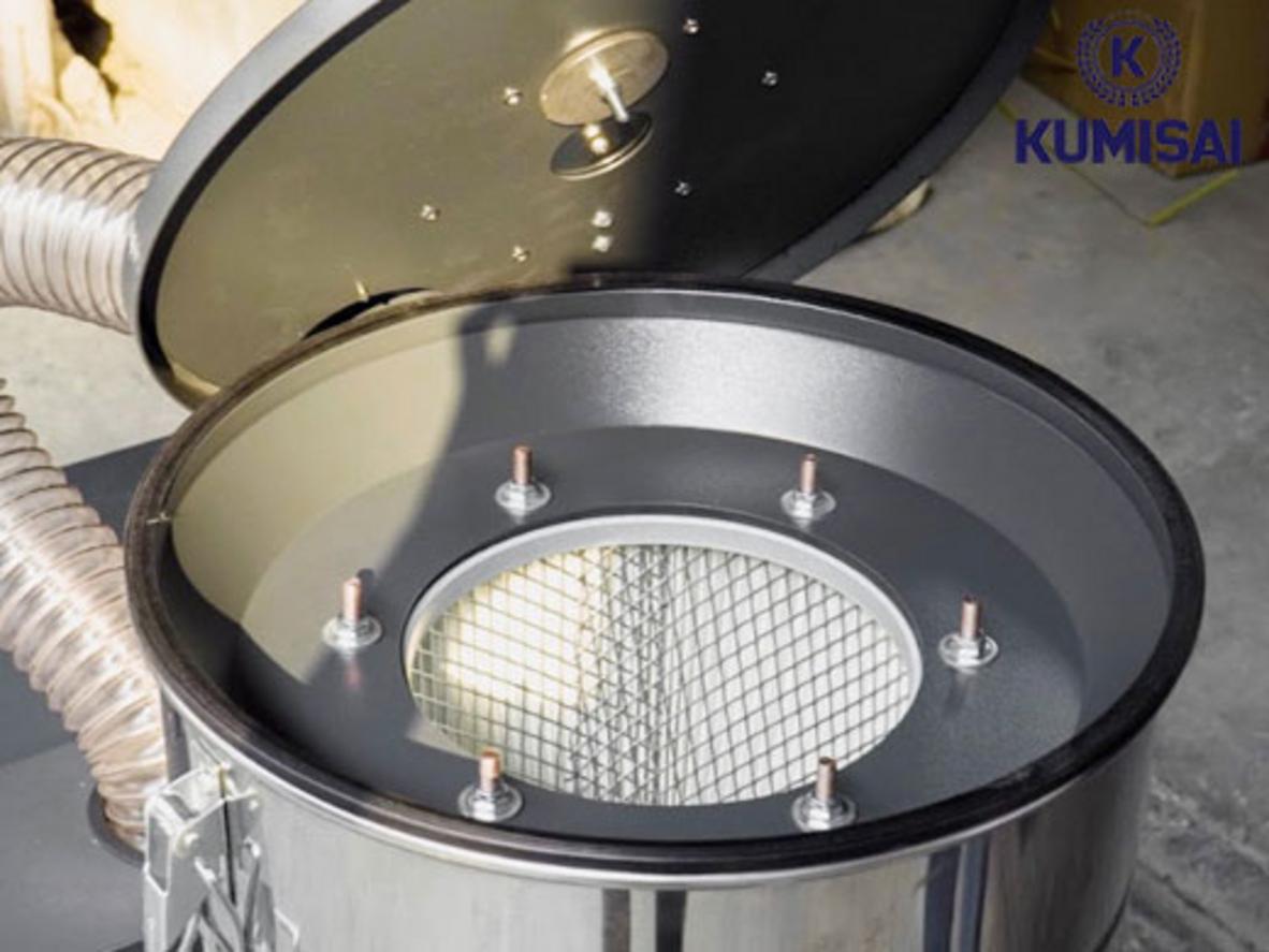 KMS100 là dòng máy hút bụi công nghiệp 3 pha công suất lớn cho nhà xưởng vận hành liên tục.