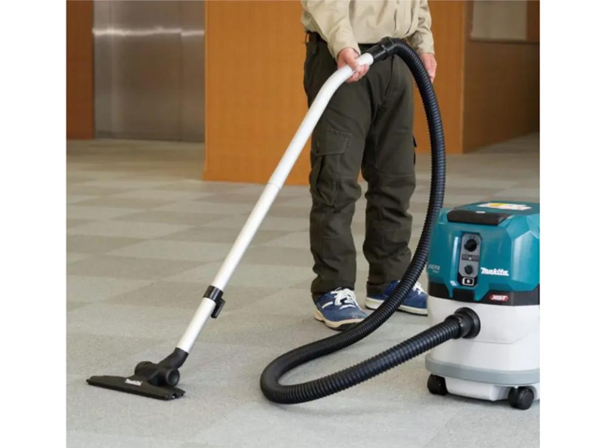 VC004GLZ phù hợp cho xưởng, kho và công trường cần làm sạch diện rộng với pin 40Vmax.