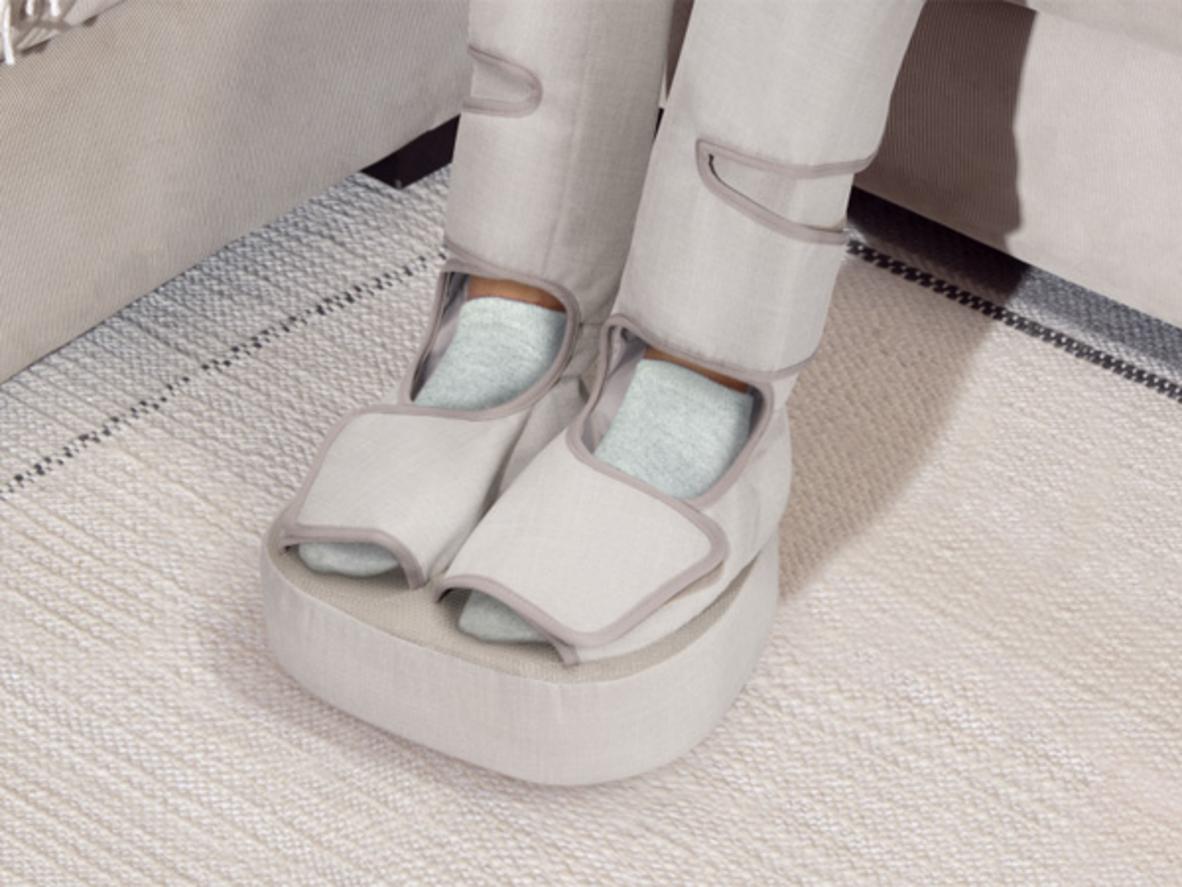 Massage túi khí và massage nhiệt trên Homedics FMS-340/FMS-340H tạo cảm giác thư giãn sâu cho bàn chân và bắp chân.
