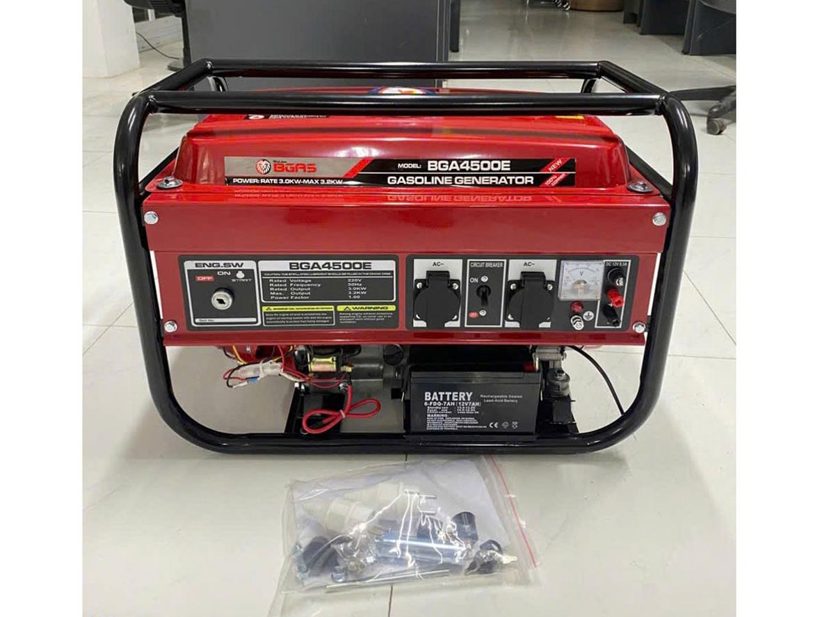Cận cảnh máy phát điện Bgas BGA4500E với đề điện bằng chìa khóa và khung thép chịu lực.