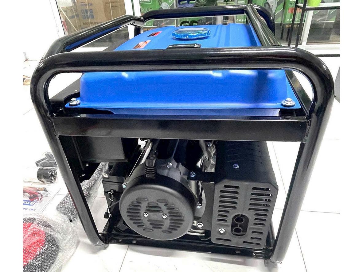 Đề điện bằng chìa khóa giúp Toshima T9500E khởi động nhanh và thuận tiện.