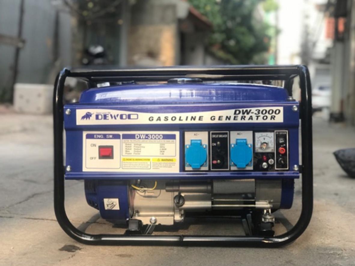 Khởi động giật tay đơn giản, phù hợp nhu cầu dự phòng điện gia đình.