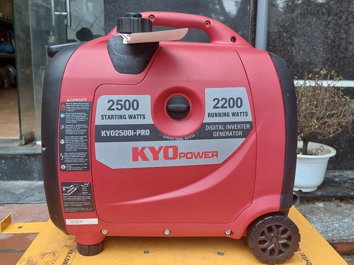Kyo Power THG2500i-Pro 2.200W inverter mini, gọn nhẹ cho nhu cầu dự phòng điện gia đình.