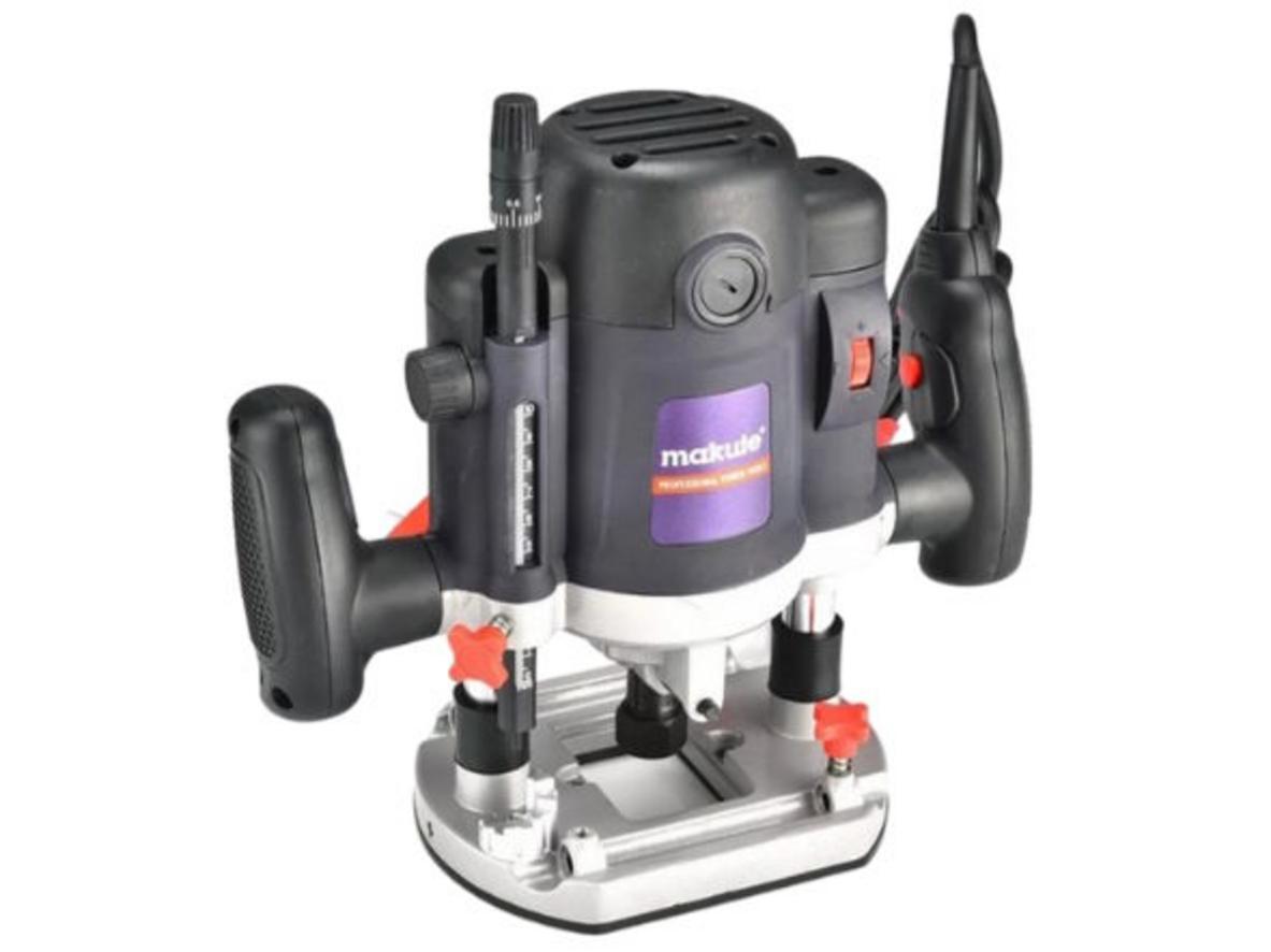 Máy phay gỗ Makute ER002 với thiết kế 2 tay cầm, phù hợp cho xưởng mộc cần độ kiểm soát tốt.
