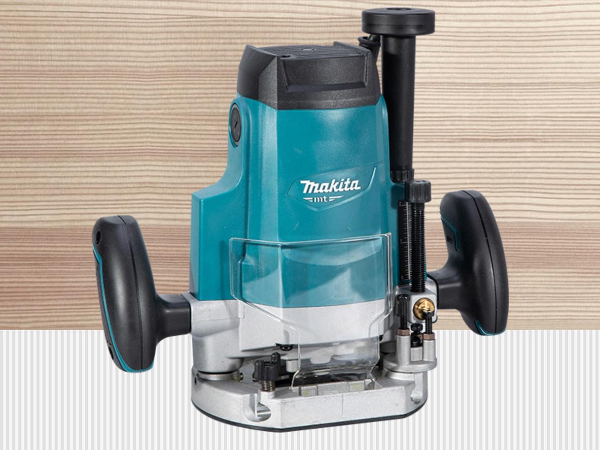 Động cơ 1650W giúp Makita M3600B giữ lực cắt tốt trong quá trình phay gỗ.