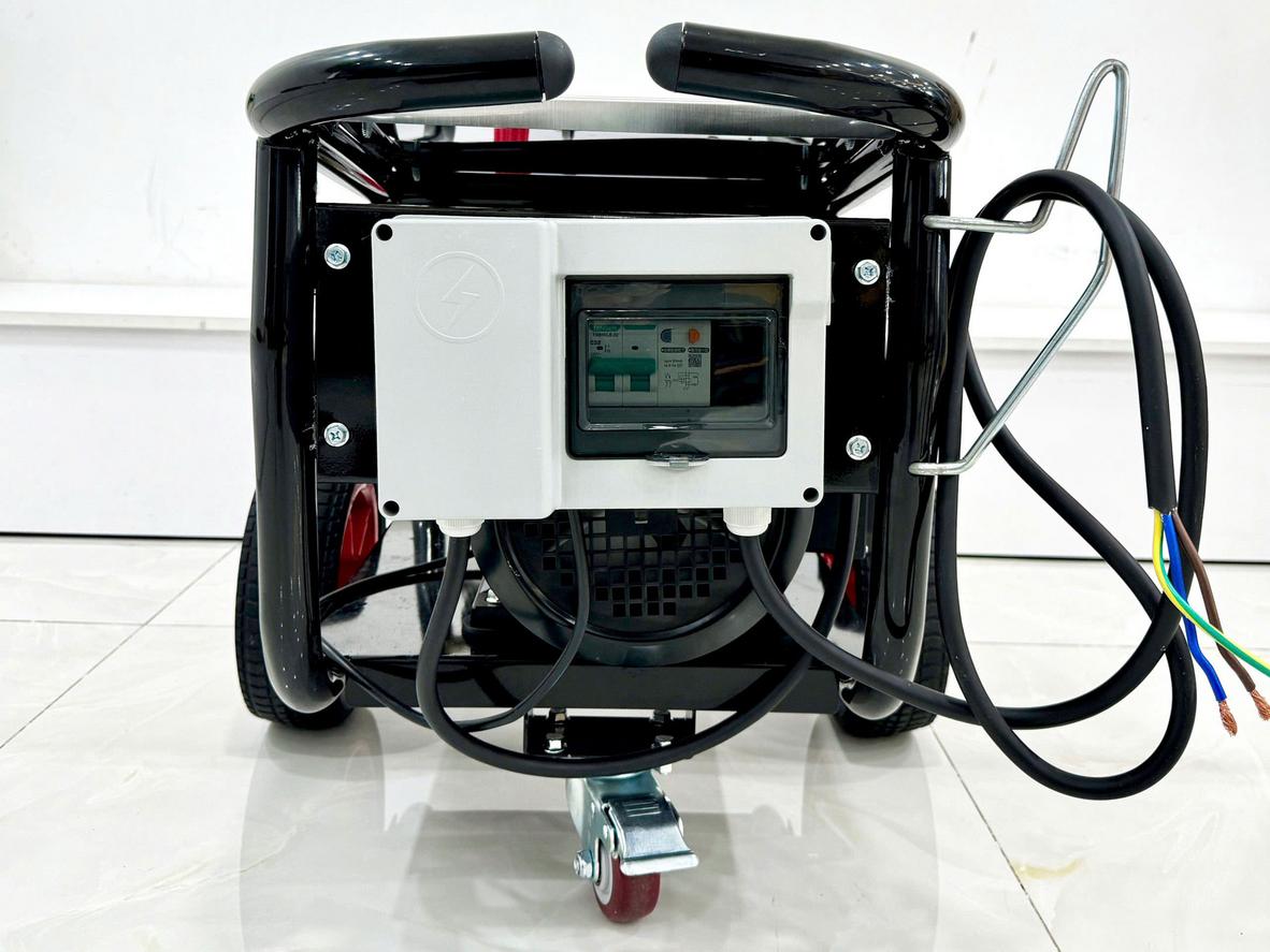 Sumika S180 sở hữu 4000W, 220 bar và motor lõi đồng 100% cho nhu cầu làm sạch mạnh.