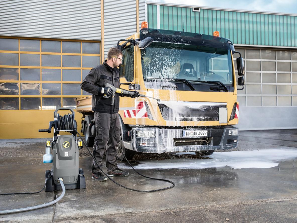Lưu lượng 380–760 l/giờ giúp Karcher HD 8/18-4 M làm sạch nhanh diện rộng.