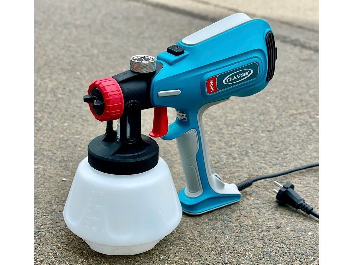 Máy phun sơn Classic CLA8012 800W, bình chứa 1200ml, dùng điện cầm tay tiện thao tác.