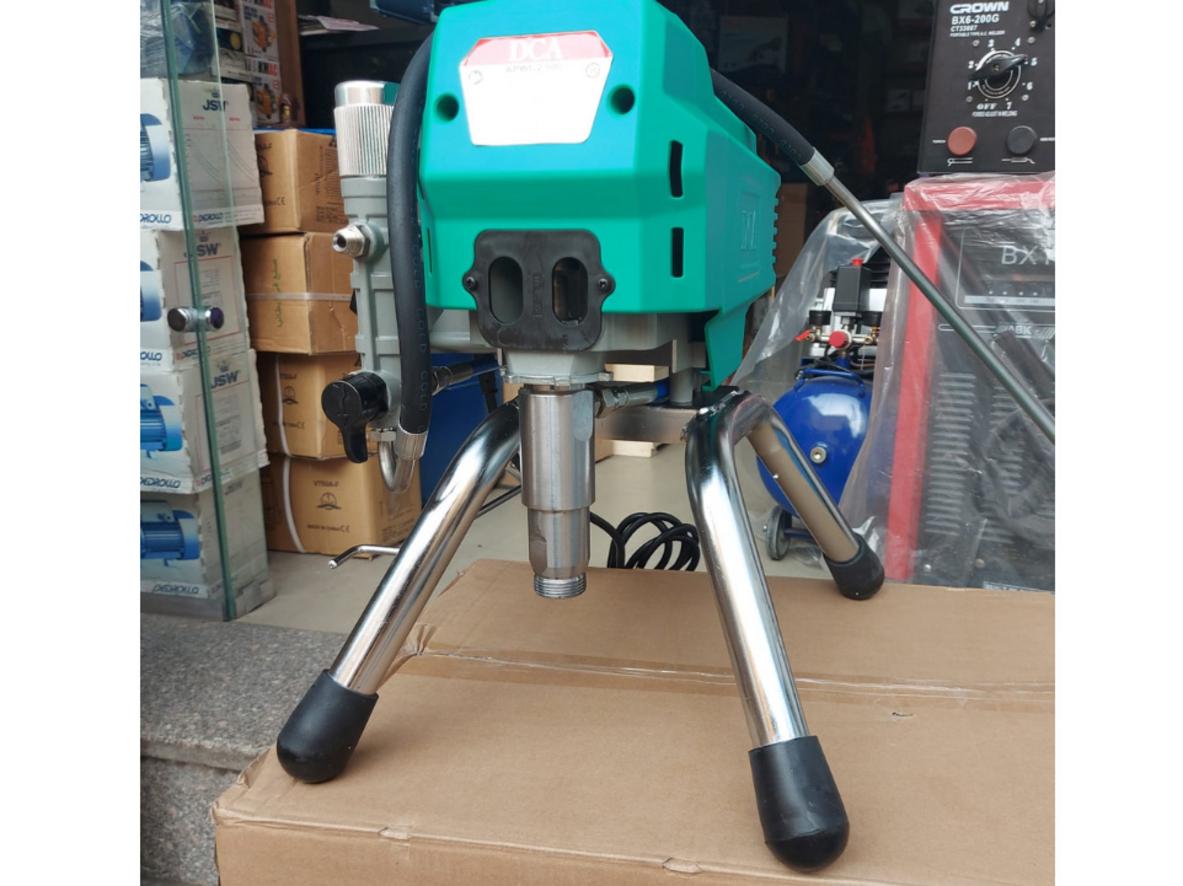DCA APWG2300 nổi bật với công suất 1300W và áp lực 220 bar.