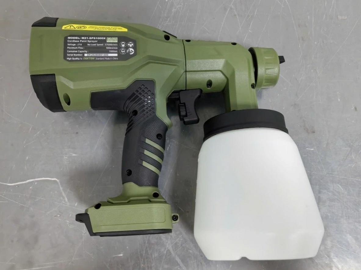 Máy phun sơn dùng pin 21V Dekton M21-SPS1000X gọn nhẹ, phù hợp thi công linh hoạt trong không gian hẹp.